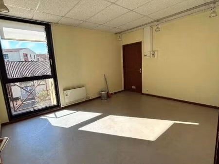 local d'activité 18 m²