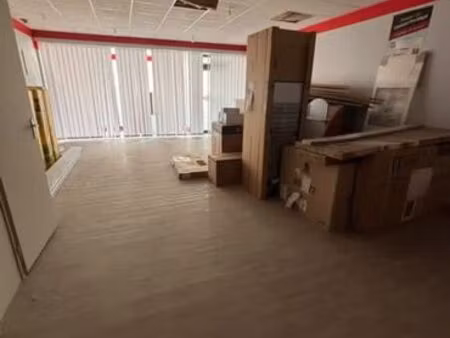 local commercial 67m²