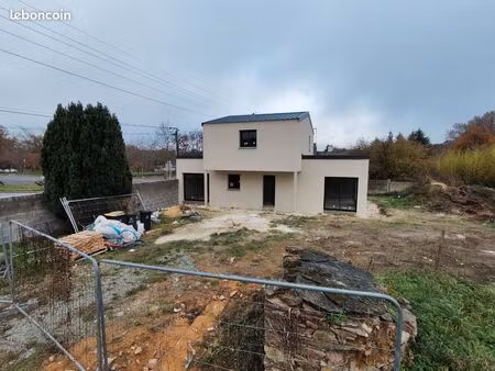 maison 110 m² intérieur à terminer sur terrain d'environ 400 m² viabilisé a bain-de-bretag
