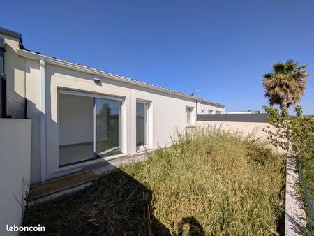 vente maison plain pied 2 exterieurs - 2 chambres - 2 parking