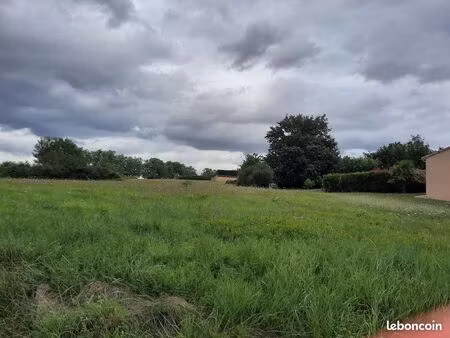 auterive 2 lots 2152 m2 et 2678m 2
