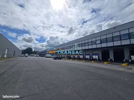 local logistique 1 322 m²