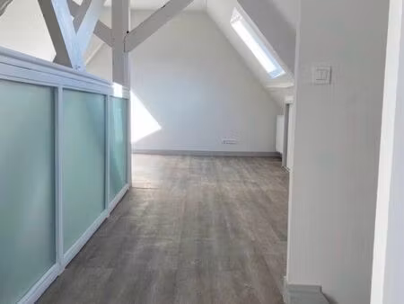 local professionnel 110 m² – 4 bureaux – fibre – centre gonesse