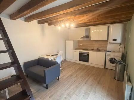 t2 meublé au centre de contres