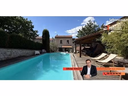 maison 7 pièces 151 m²