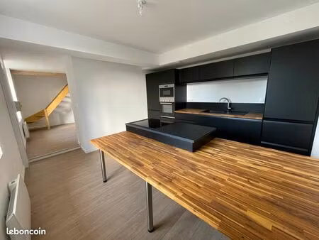 ? appartement duplex rénové avec goût – 96 66 m² carrez / 107 36 m² au sol – 180 000