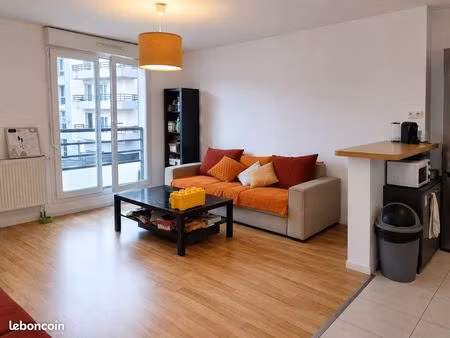 appartement plein centre ville deux chambre