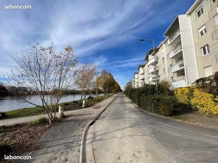 t4 refait à neuf 80 m2 1ère ligne vue dordogne