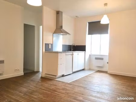 studio 1 pièce 28 m²