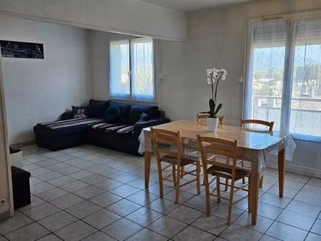 grand t3 de 63 m² – ancien t4 – ascenseur  balcon  loggia et cave – seyssinet-pariset