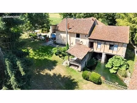 propriété maison et moulin