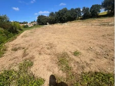 terrain constructible 1379 m2 - calignac