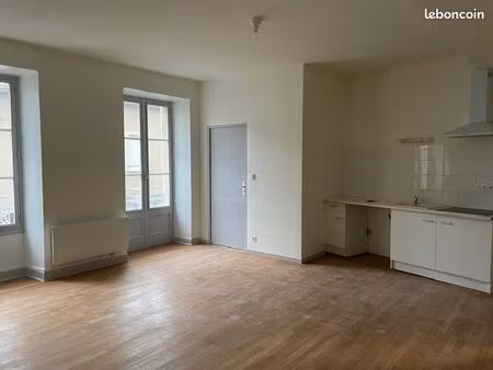 studio 1 pièce 31 m²