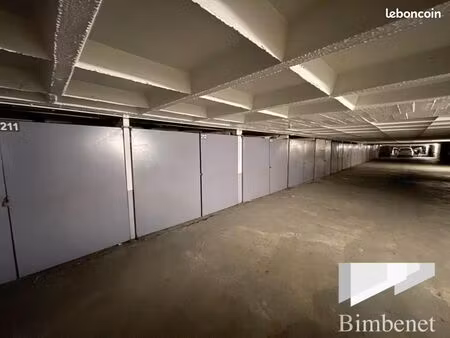 garage/box 12 m² orleans