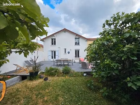 maison familiale 120m carré avec sous sol total