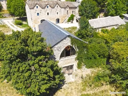 propriété 9 pièces 391 m²