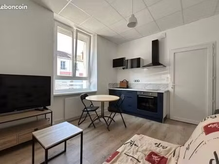 t2 meublé proche centre ville (500m) et lycée (300m)