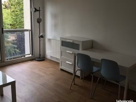 grand studio avec parking