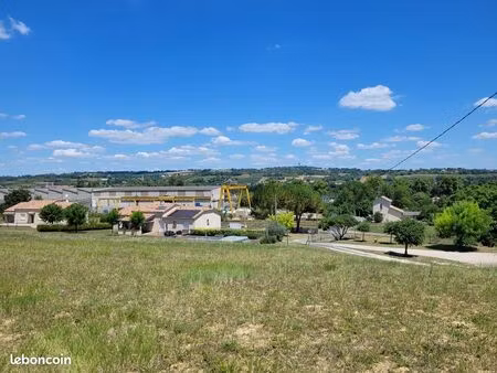 terrain constructible viabilisé 2497m²