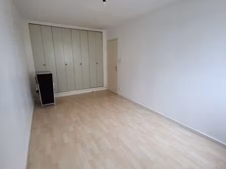 t2 45 m² avenue de tarente parking