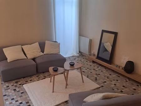 maison le tourne avec jardin