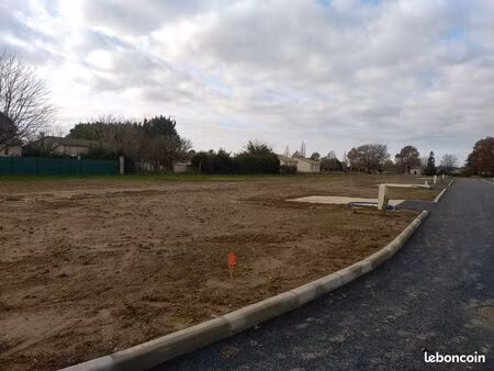 terrain 551 m² estillac