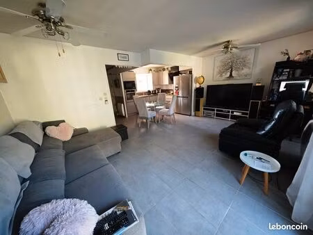 dans montpellier vends maison sans vis a vis