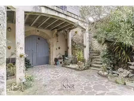 belle demeure de caractere de 260 m² avec appartement indépendant de 50 m²