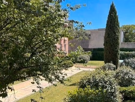 bas côte pavée - halle aux grains appartement t5 avec terrasse  garage  cellier dans résid