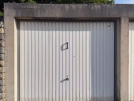 box/garage 15 m2 à louer à taverny proche gare