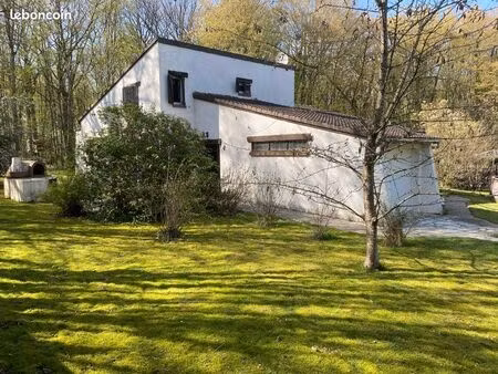 agréable maison à la campagne tout en étant proche de la ville et des commodités  idéale p