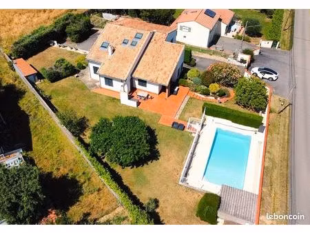 maison familiale 180m² | 6 chambres | piscine 10x5 | terrain 1570m² | eaunes