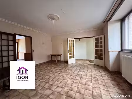 propriété 6 pièces 196 m²