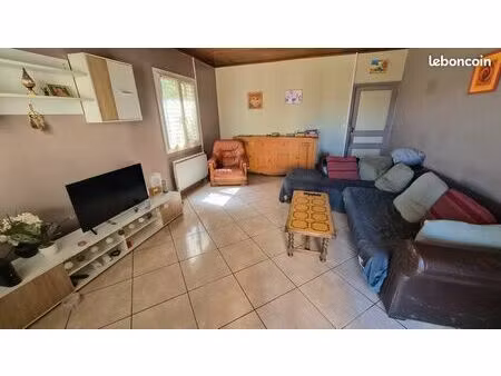 maison de plain-pied 119m²  grand jardin et panneaux solaires