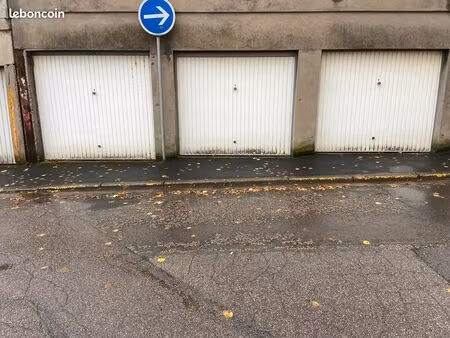 lot de 7 garages loués