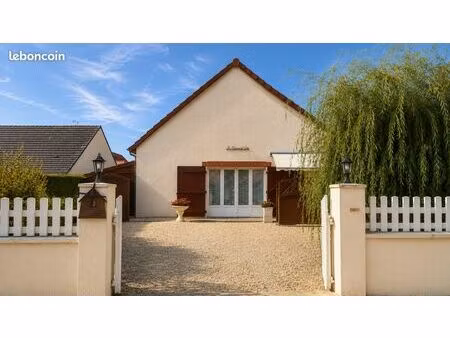 maison principale de 113 m² avec gîte indépendant de 80 m² rentable immédiatement – bracie