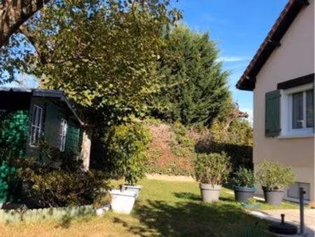 maison avec terrasse exposée plein sud à 5’ de la gare de gien