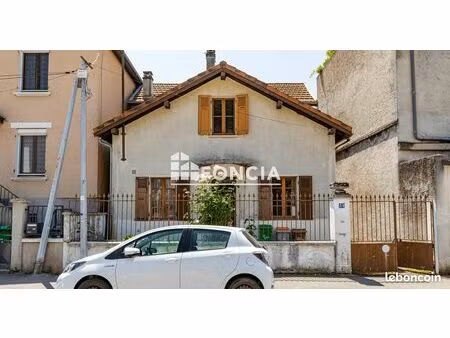 maison individuelle avec jardin et grand garage à grenoble – fort potentiel