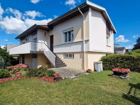 maison 136m² / sous-sol / terrain 605m² / centre village