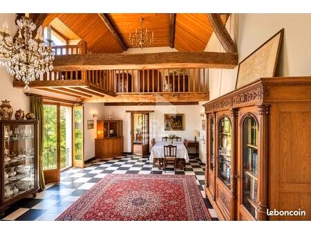 propriété 9 pièces 245 m²