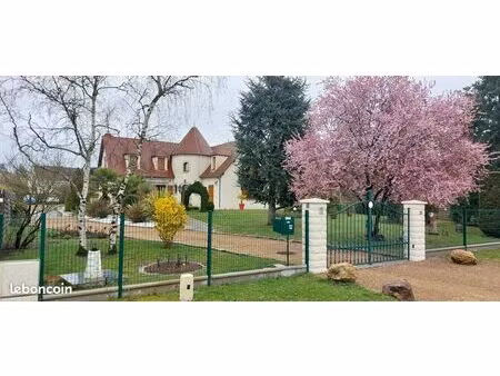 villa 7 pièces 220 m²
