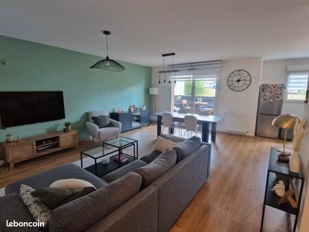 appartement f3 de 72 m2 avec balcon  cave et parking