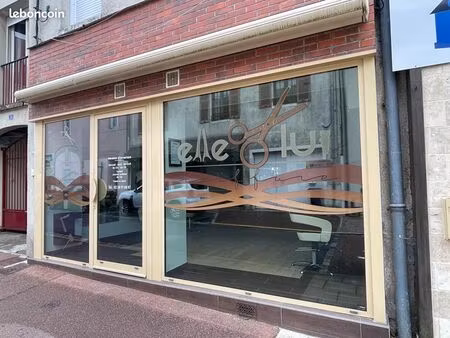 local salon de coiffure  esthétique 45 m²