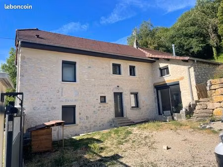 maison familiale pierre apparente