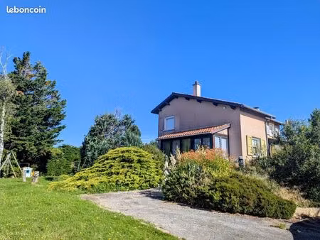 belle opportunité à montseveroux : spacieuse maison de 184 m² avec piscine sécurisée sur u