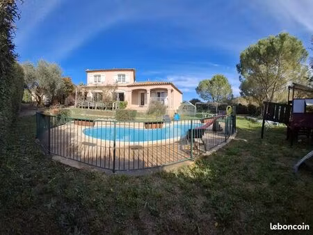 villa 4 chambres 155 m² avec bel espace jardin