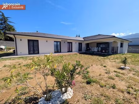 villa 7 pièces 182 m²