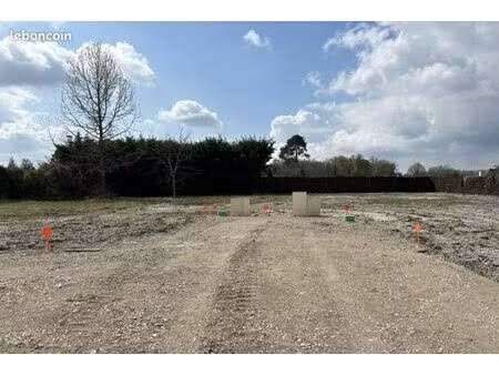 terrain 930 m² à saint-aubin-de-médoc : tranquillité et proximité au quotidien
