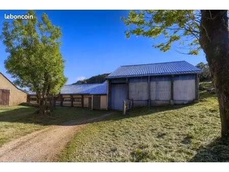 maison 2 pièces 490 m²