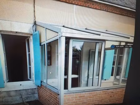 maison.f3à4km du centre d'orléans au calme